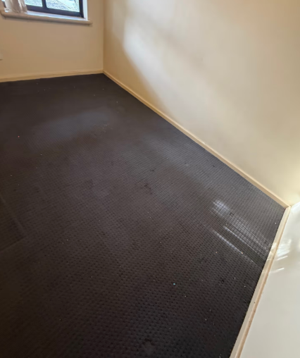 Carpet before bond cleaning, Perth rental