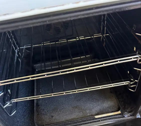 Sparkling clean oven after bond cleaning, Perth